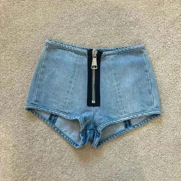 Carmar high rise 60s inspired shorts in size 23 - Picture 1 of 3